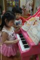 土豆五歲生日禮物之一~~Hape粉紅色小鋼琴